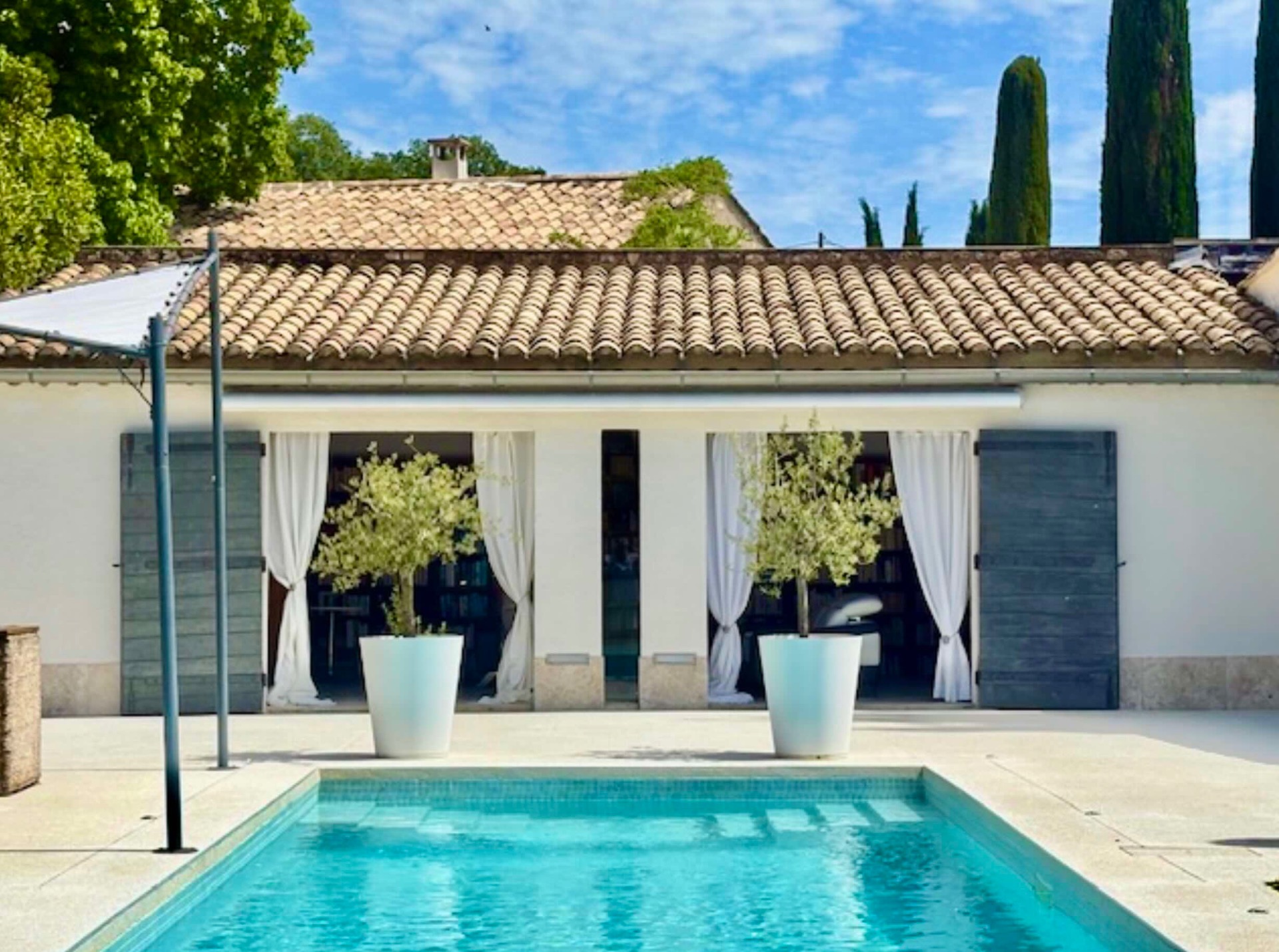 Maison Bertuli Pool devant Pool-house 2026