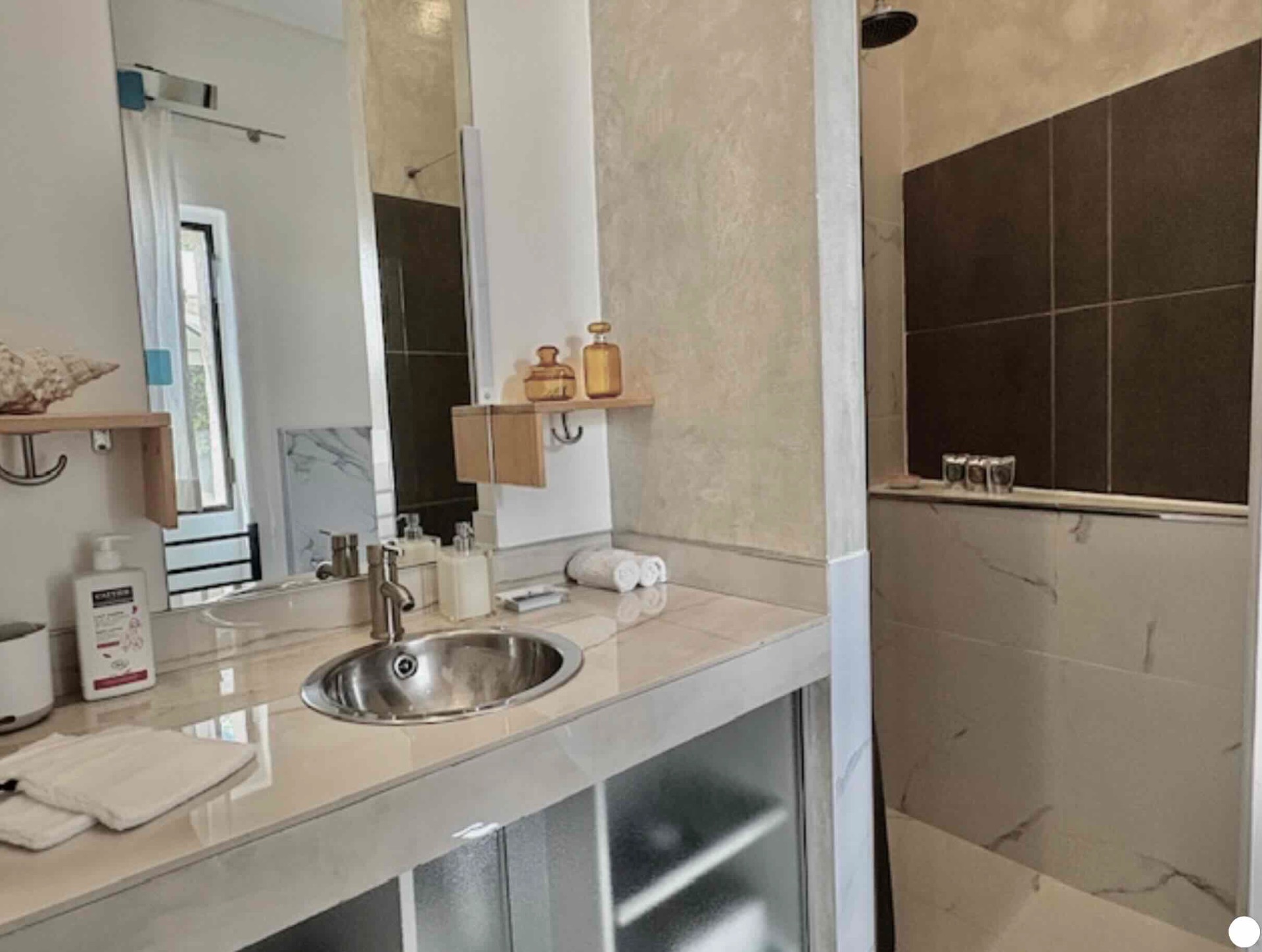 Maison Cerisiers rain shower bathroom
